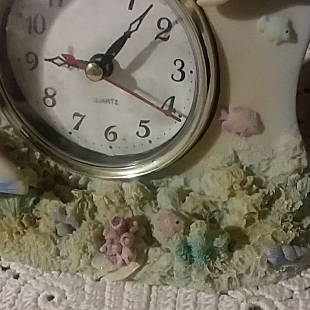 Dolphin Clock - Picture 2 of 7